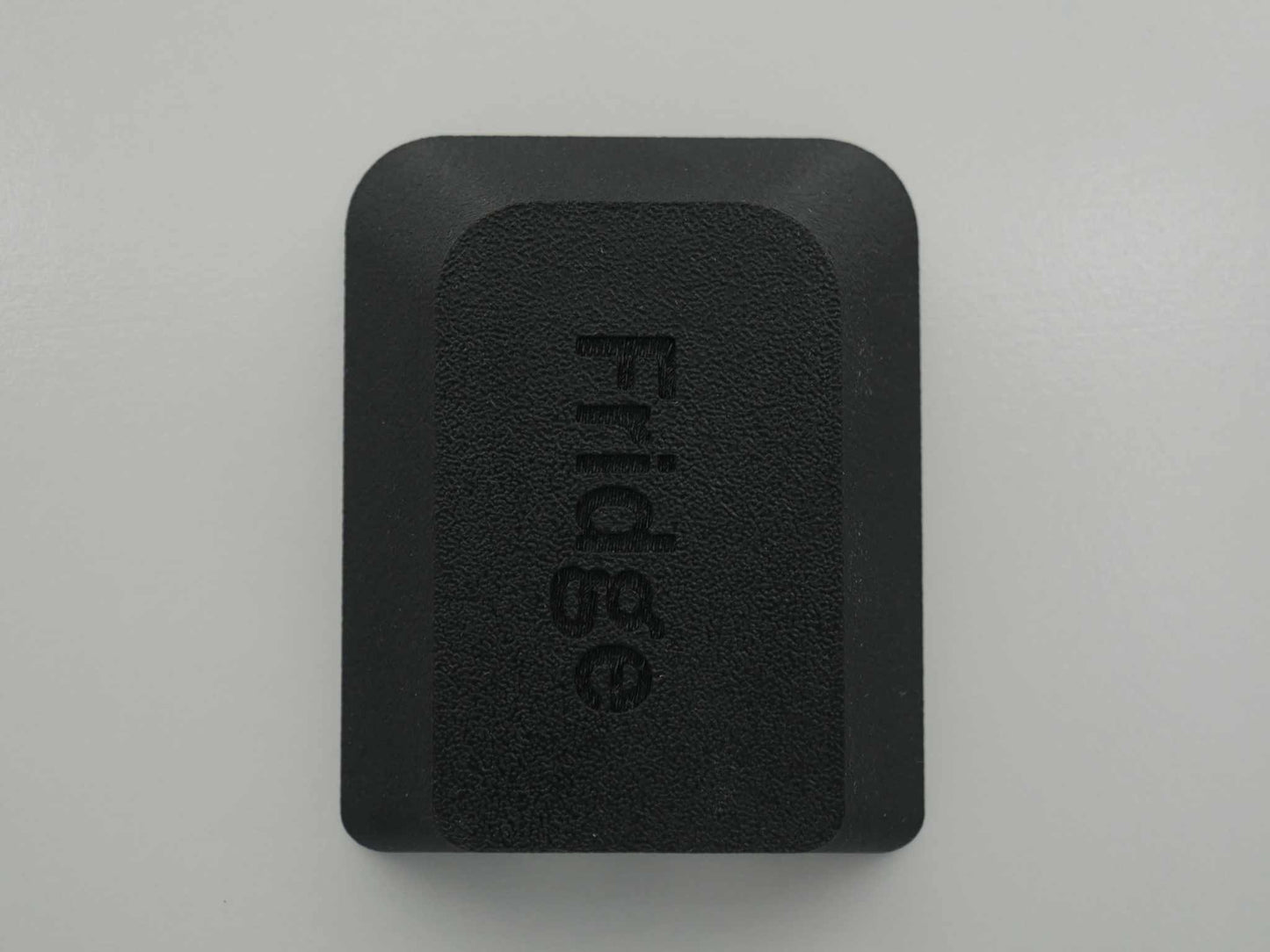 Single Anderson Mount black 50amp plug cover with "Fridge" text, UV resistant ABS-glass fiber material