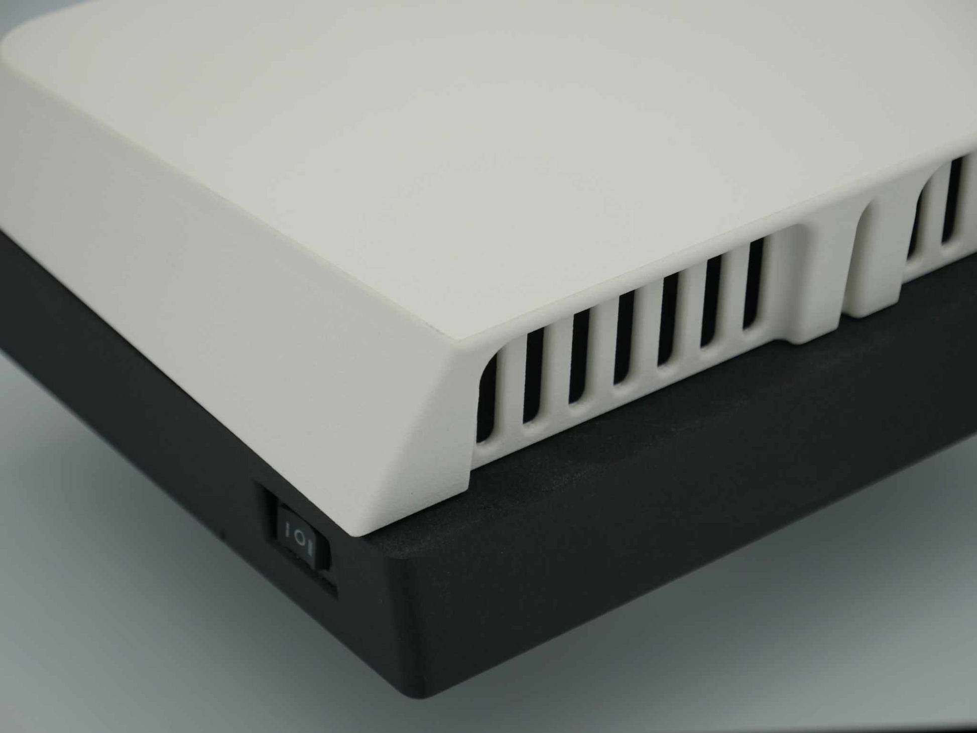 Close-up of the big spinner canopy vent showcasing the white option for canopy ventilation.